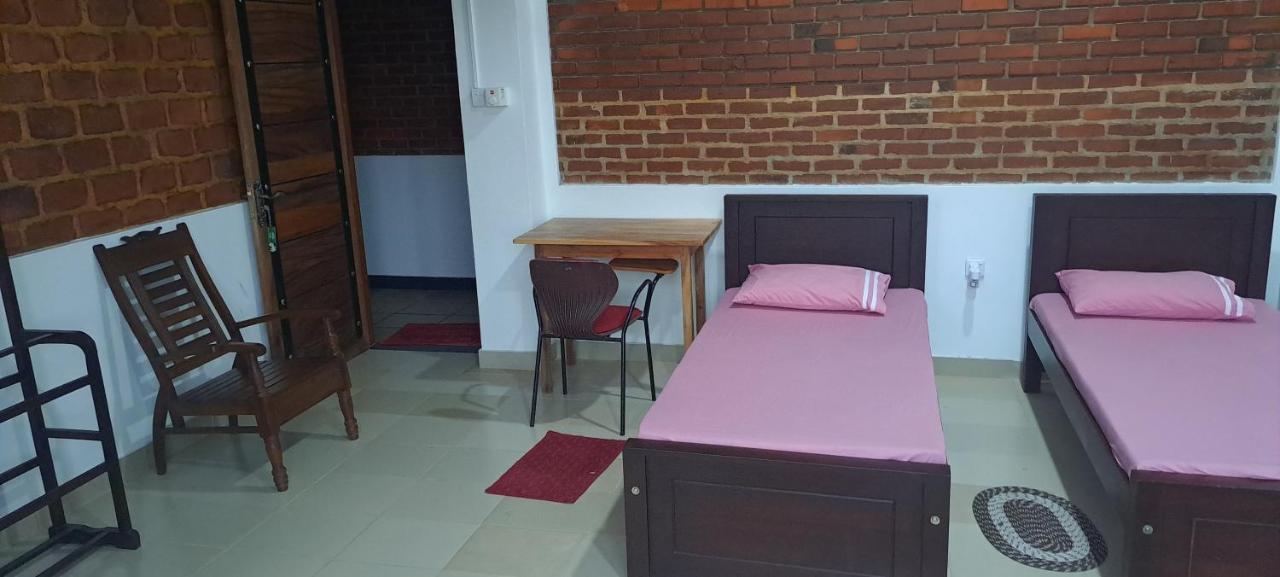Madu River Edge Hotel Balapitiya Ngoại thất bức ảnh