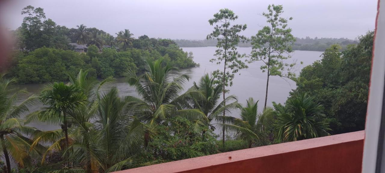 Madu River Edge Hotel Balapitiya Ngoại thất bức ảnh