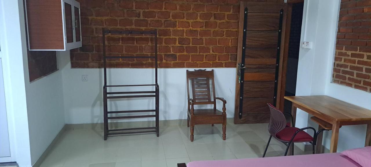 Madu River Edge Hotel Balapitiya Ngoại thất bức ảnh